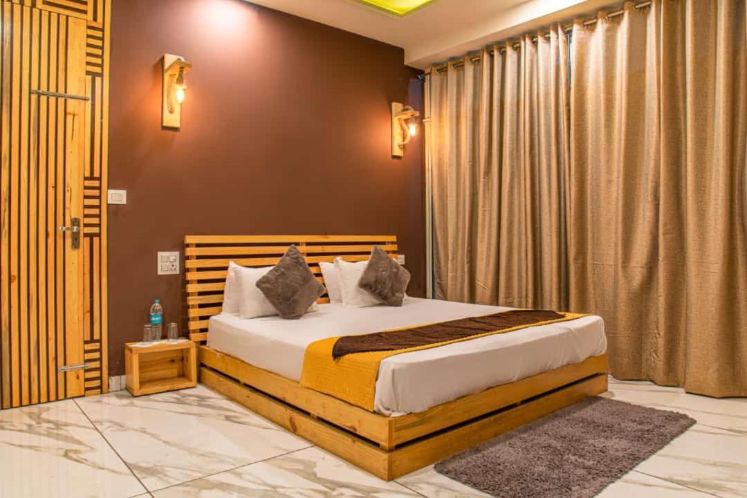 Host Jatin Kasauli Crest 7O1827O7O3 Lägenhet Exteriör bild